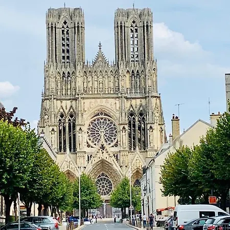 Les Capucins De La Cathedrale First Floor Reims